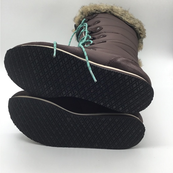 LL Bean Carrabassett Faux Fur Lace Up Snow Boots - Picture 6 of 9